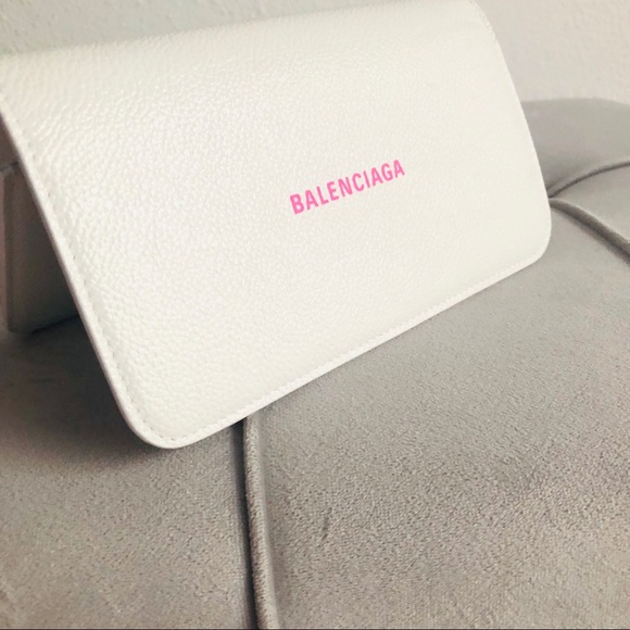 Balenciaga Pink & White💗 HOST PICK💗 - Picture 6 of 8